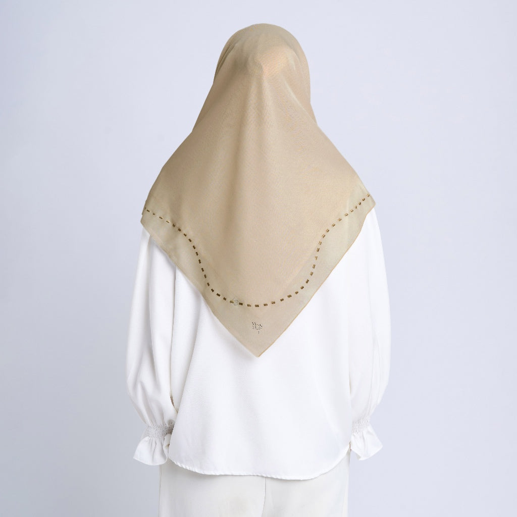 Haniya Embroidery - Hijab Segiempat Bordir Jejak Langkah