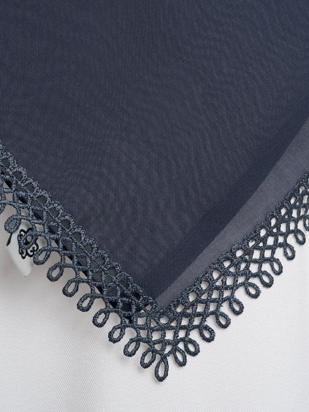Erelia Embroidery - Hijab Segiempat Bordir Tepi Geometris