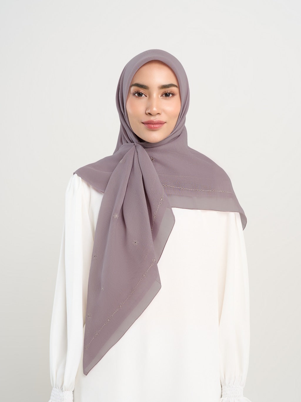 Runi Embroidery - Hijab Segi Empat Bordir Bunga Kristal