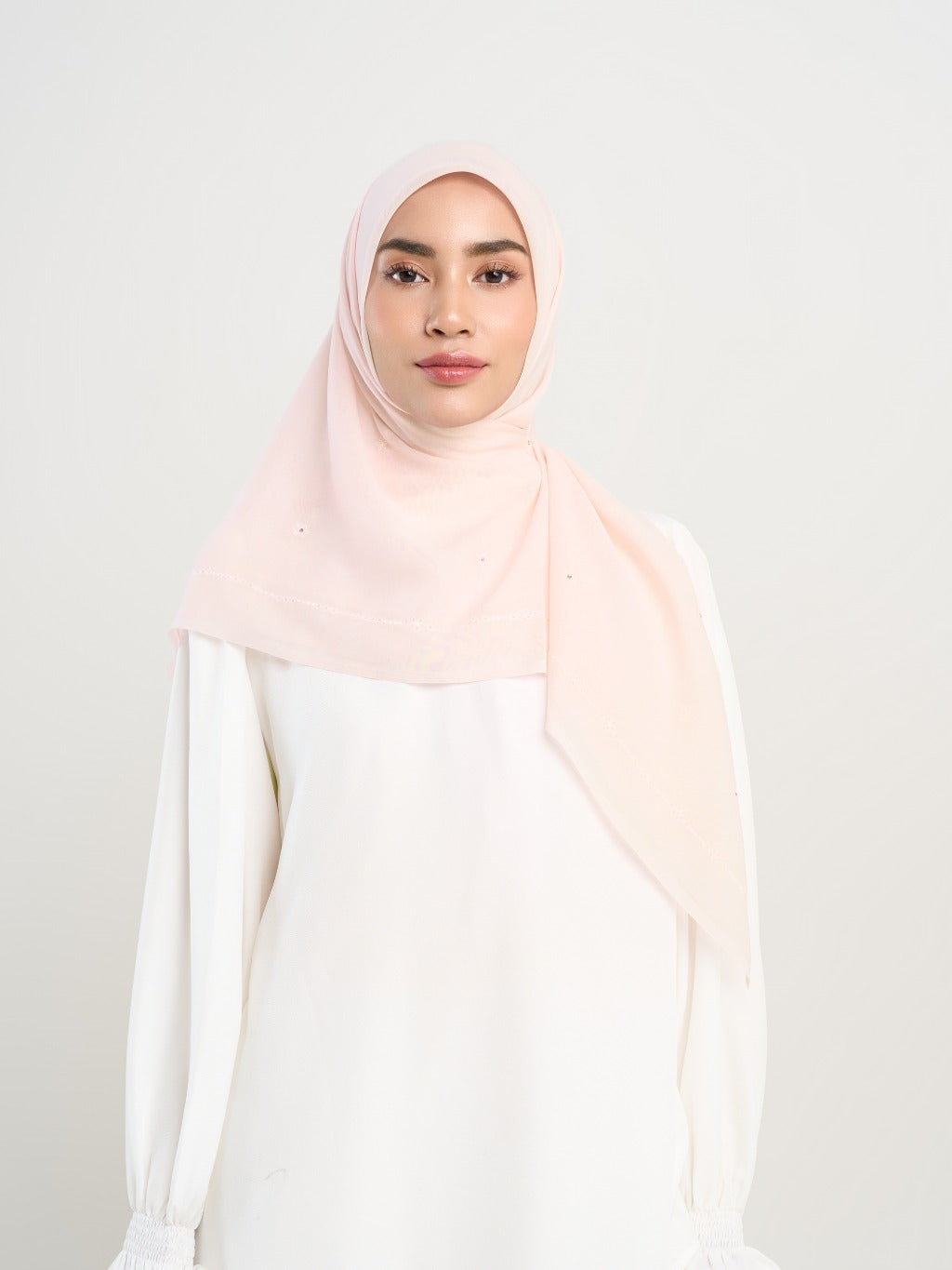 Runi Embroidery - Hijab Segi Empat Bordir Bunga Kristal
