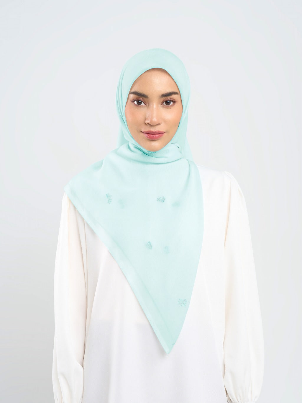 Mahra Embroidery - Hijab Segiempat Bordir Bunga Crystal