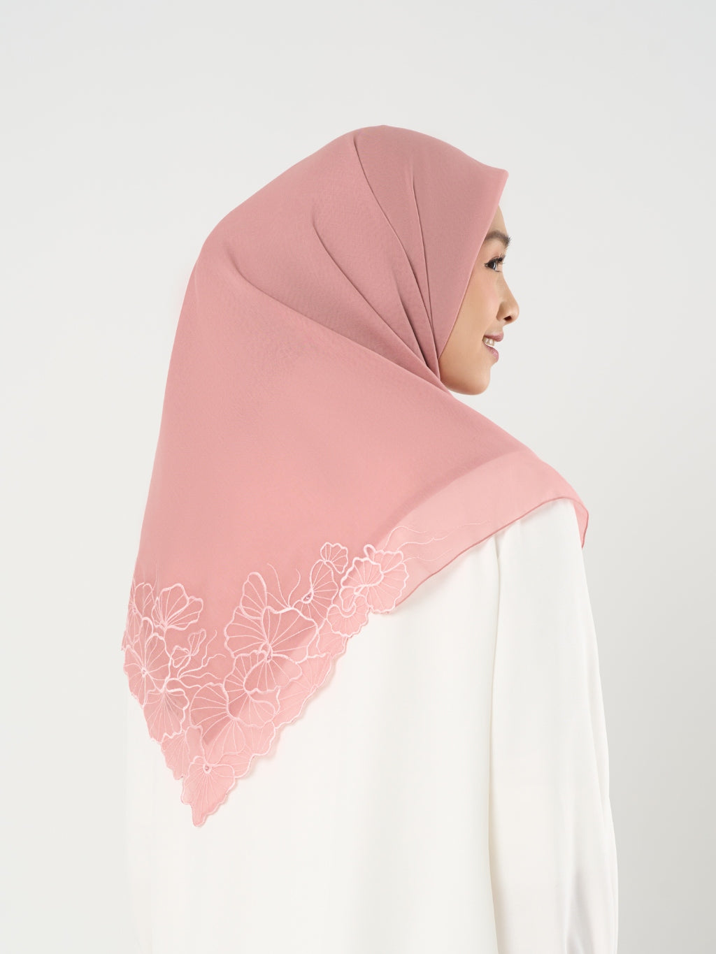 Napocut Hijab - Liyana Embroidery - Hijab Segiempat Paris Jepang Bordir Bunga Kristal Premium