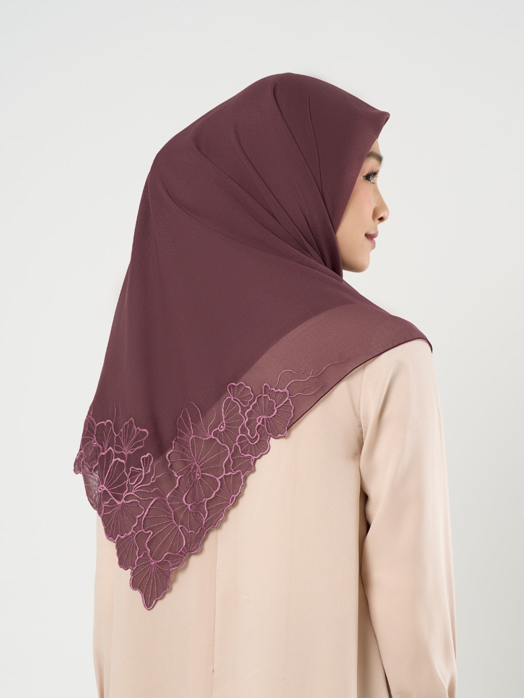 Napocut Hijab - Liyana Embroidery - Hijab Segiempat Paris Jepang Bordir Bunga Kristal Premium