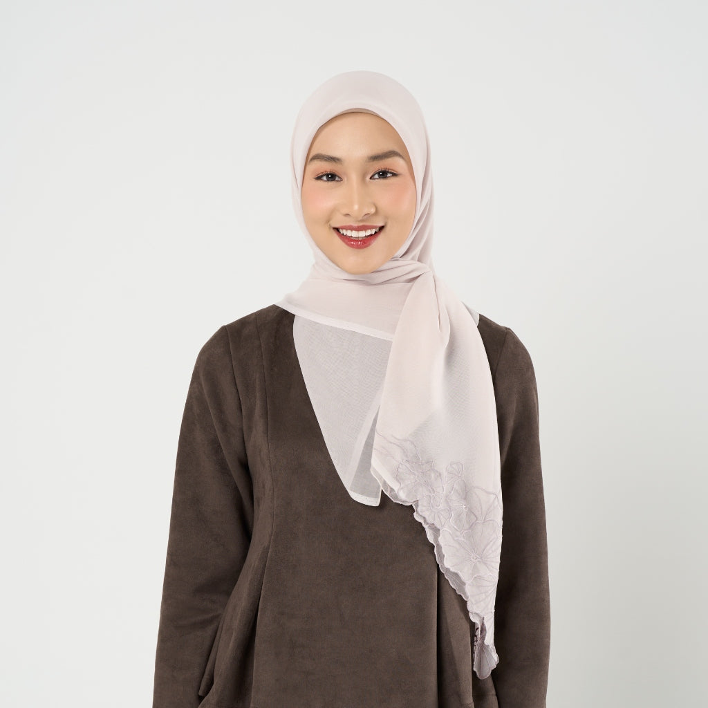 Liyana Embroidery - Hijab Segiempat Bordir Bunga Crystal