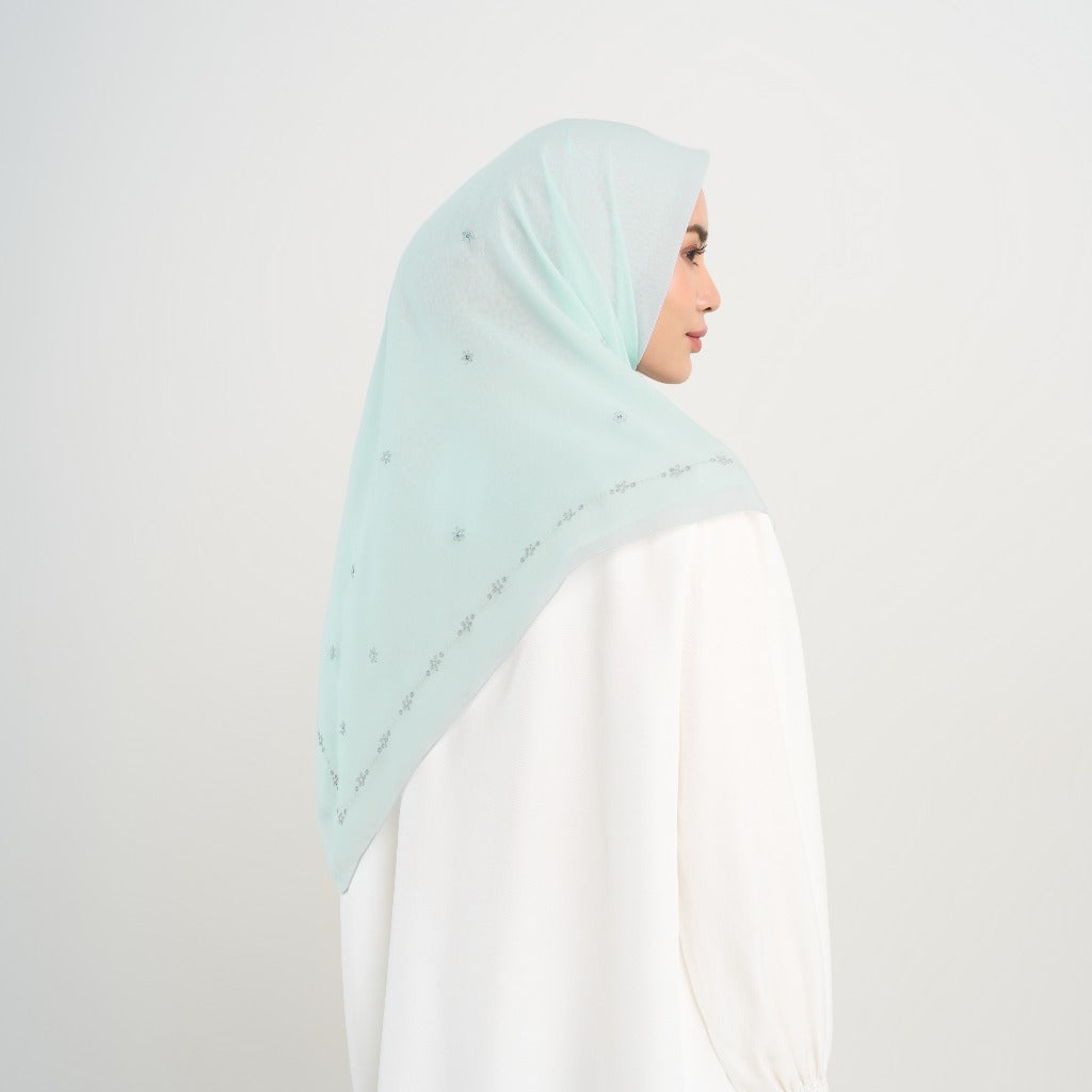CHALK BLUE