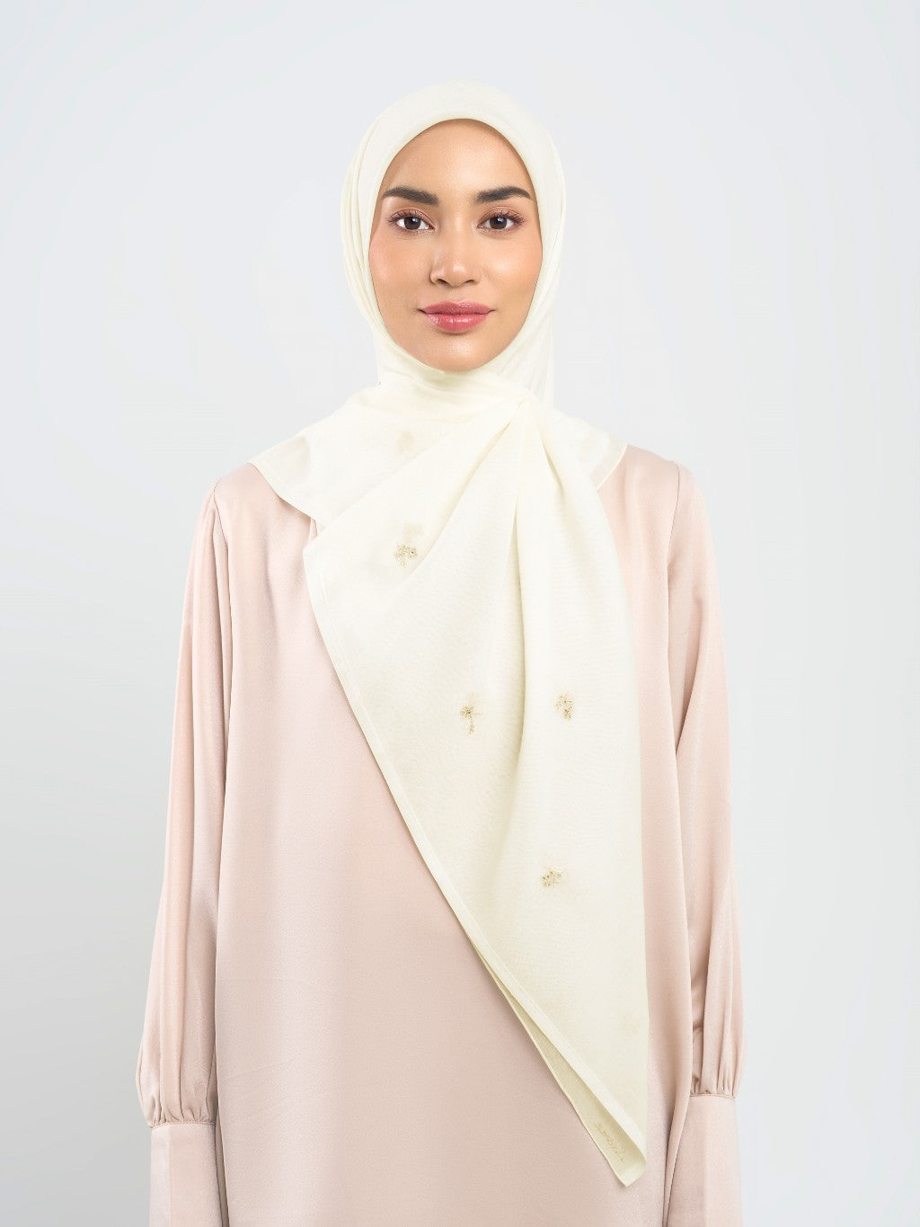 Mahra Embroidery - Hijab Segiempat Bordir Bunga Kristal