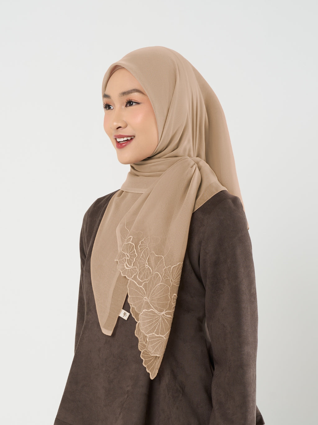 Liyana Embroidery - Hijab Segiempat Bordir Bunga Crystal