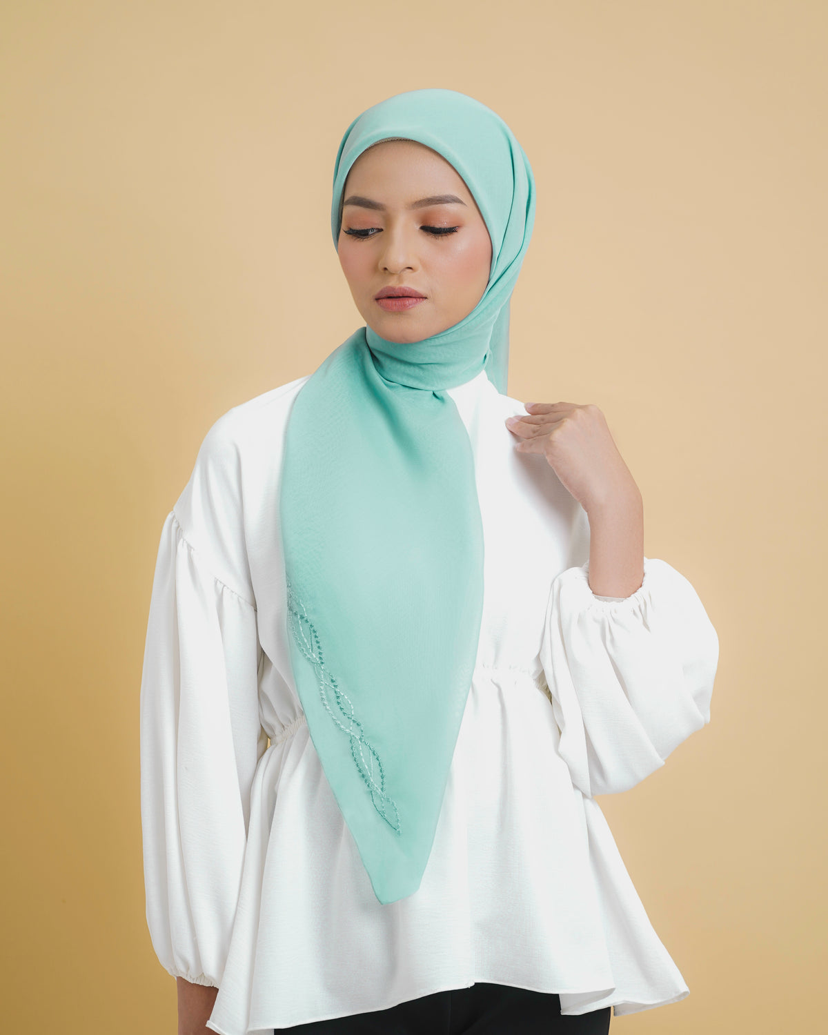 Sulaman Kristal Esha